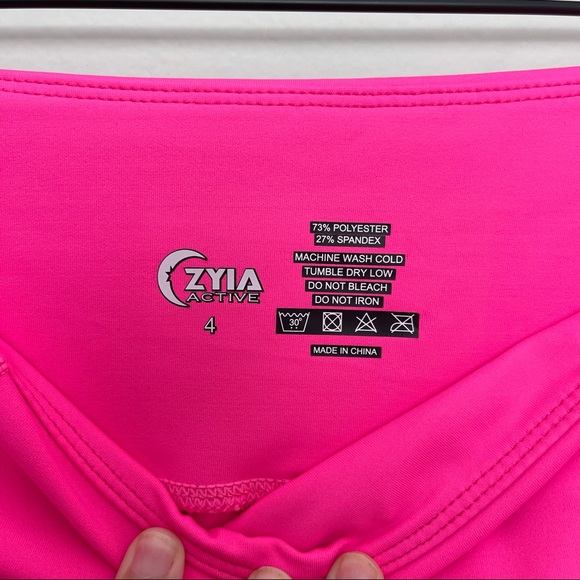 ZYIA- Light n Tight Zipper Pocket Crop Legging - Picture 9 of 9